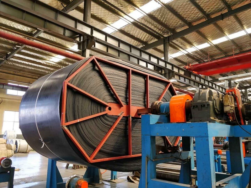 Rubber conveyor belt roll packaging at Zhenxing Rubber