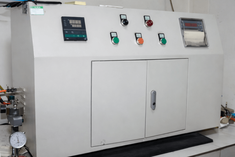 Laboratory permeability testing equipment for rubber conveyor belt materials