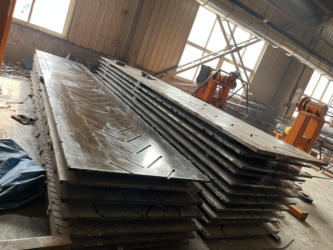 Custom chevron conveyor belt mould design with customizable cleat height pitch and belt width manufacturing